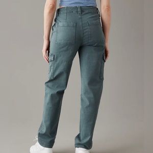 Stretch cargo straight pant size 6